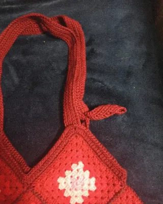 Bolso de ganchillo hecho a mano