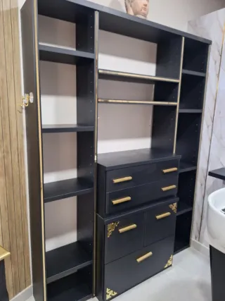 estanteria  con cajoneras Negra y Dorada