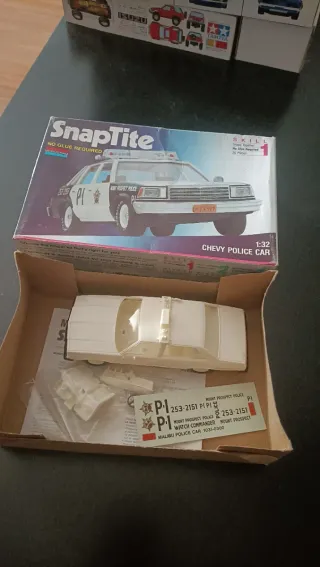 Maqueta Chevy Police Car 1/32 SnapTite