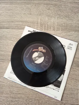 2 singles Michael Jackson - Billie Jean & Beat It