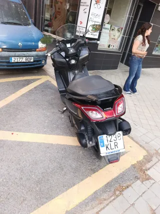 Kymco Superdink 125 ABS Negra
