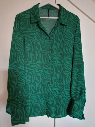 Camisa verde estampada mujer
