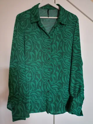 Camisa verde estampada mujer