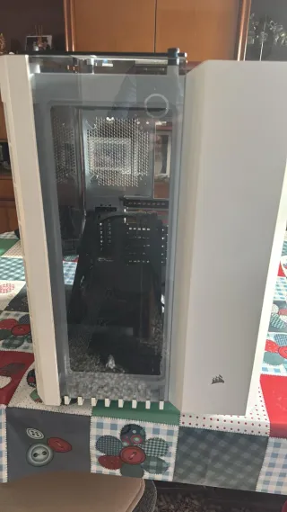 Caja de PC Gaming con Ventana