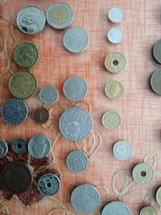 Lote de monedas antiguas de varios países