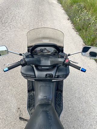 Suzuki Burgman 250cc - 13.500 km
