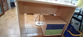 Escritorio madera con cajonera