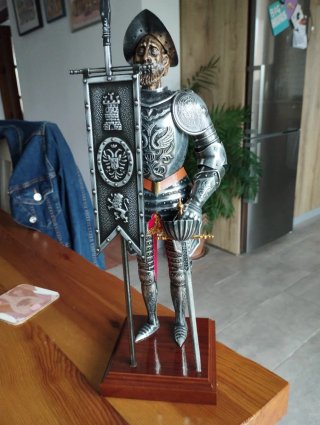 Figura Soldado Español Armadura Antigua