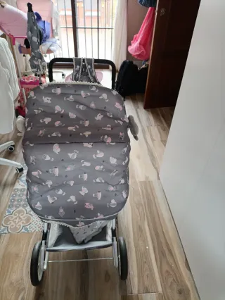 Passeggino per bambole Reborn grigio De Cuevas
