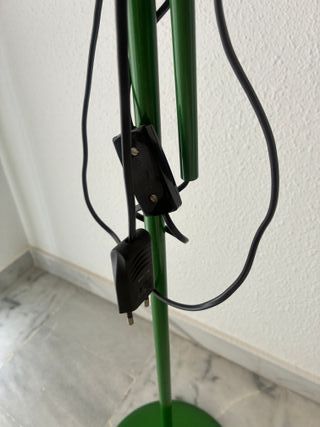 Lámpara de pie verde y latón