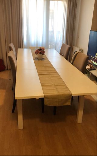 Mesa extensible IKEA madera, regalo 4 sillas