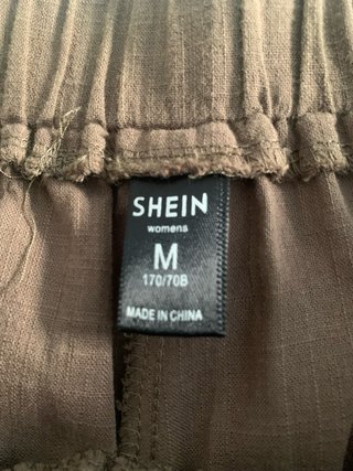 Pantalón corto marrón con cinturón