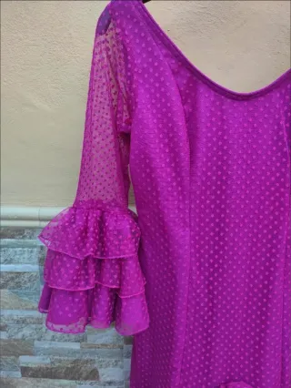 Vestido de flamenca buganvilla con un solo uso.