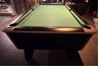 Mesa de billar en buen estado