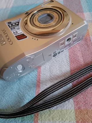 Nikon Coolpix L19 Fotocamera Digitale Oro/Argento