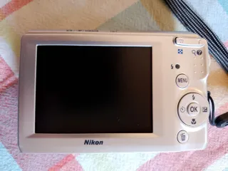 Nikon Coolpix L19 Fotocamera Digitale Oro/Argento