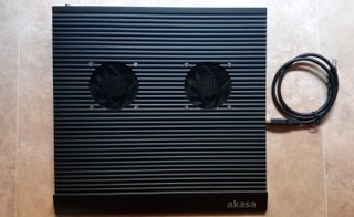 Base Refrigeradora Akasa Negra