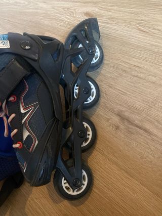 Bolsa Oxelo para patines azul, con protecciones.