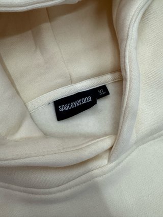 Sudadera Streetwear Beige Corazón Rojo