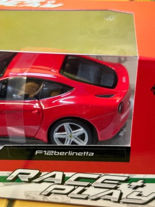Burago Ferrari F12 Berlinetta 1/24