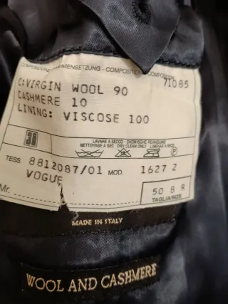 Abrigo marca italiana Corneliani. Vogue Cashemir.