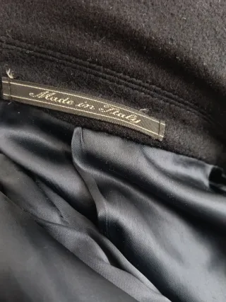 Abrigo marca italiana Corneliani. Vogue Cashemir.