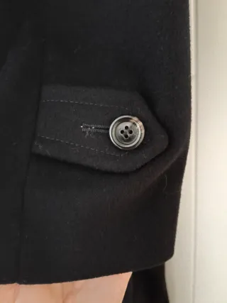 Abrigo marca italiana Corneliani. Vogue Cashemir.
