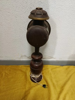 FAROL DE CARRUAJE EN FORMA DE LÁMPARA DE MESA