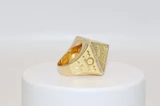 Anillo Sello Pirámide 18K