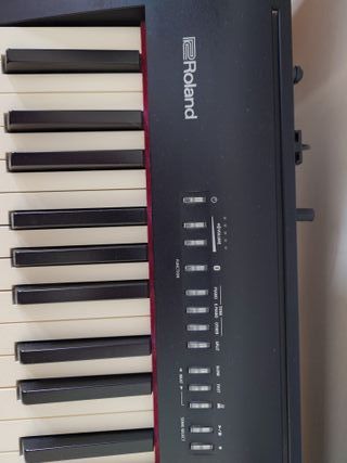 Piano Roland FP-30 Preto c/ Banco, Pedal e Cabo