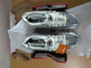 Nike P6000 Plata y Blanco