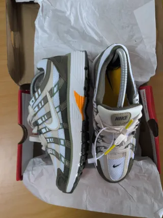 Nike P-6000 Verde Oliva y Blanco