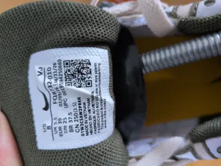 Nike P-6000 Verde Oliva y Blanco