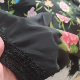 Mantón negro bordado flores