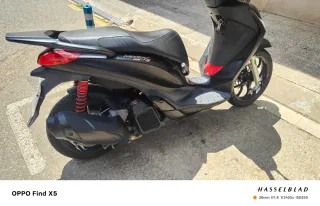 Piaggio Vespa Scooter Automática Negra
