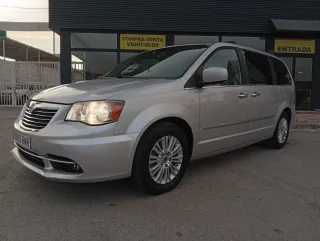 Lancia Voyager 2013