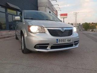 Lancia Voyager 2013