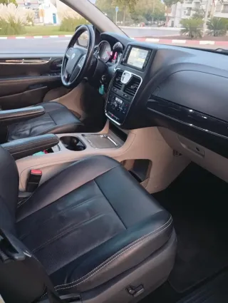Lancia Voyager 2013