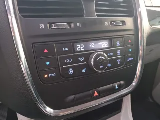 Lancia Voyager 2013