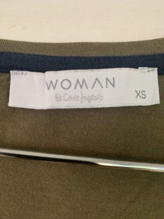 Camiseta Woman verde con mariposa bordada