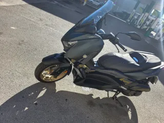 Yamaha XMAX Tech 2022