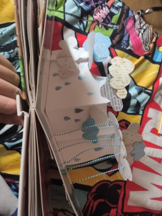 El Monstruo de Colores, un libro pop-up