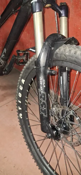 Bicicleta Dirt Felt Straight-shot