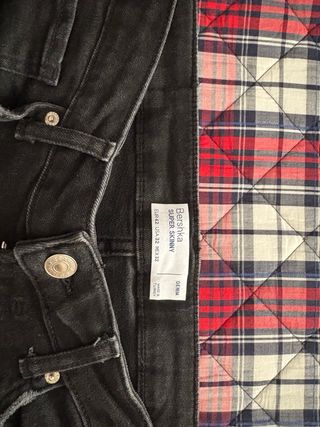 Pantalones Bershka negros rotos