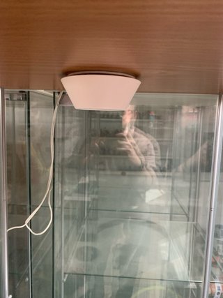 Vitrina Detolf Ikea Cristal y Madera