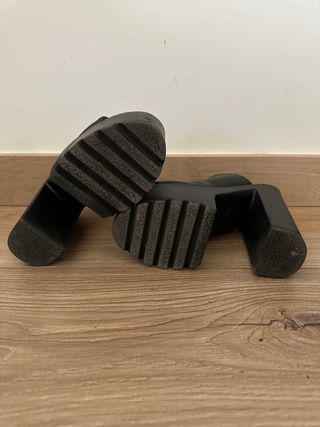 Sandalias negras plataforma tacón