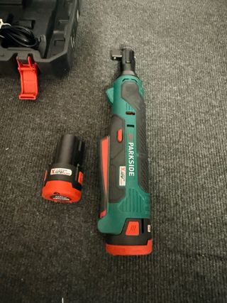 Carraca Parkside 12V con 2 baterías