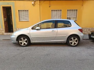 Peugeot 308 2004