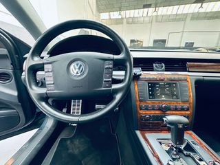 Volkswagen Phaeton 2004