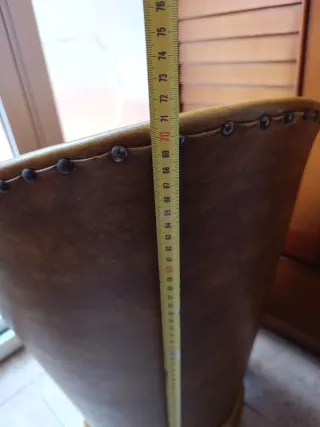 Descalzadora de piel marrón